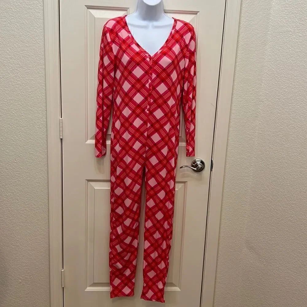 Fashion Nova Pajamas Onsie Sleep Wear V Neck Button Front Long Sleeve Red Pink